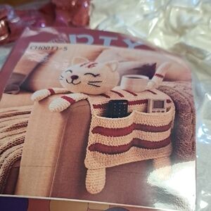 Crochet Cat Armrest Organizer